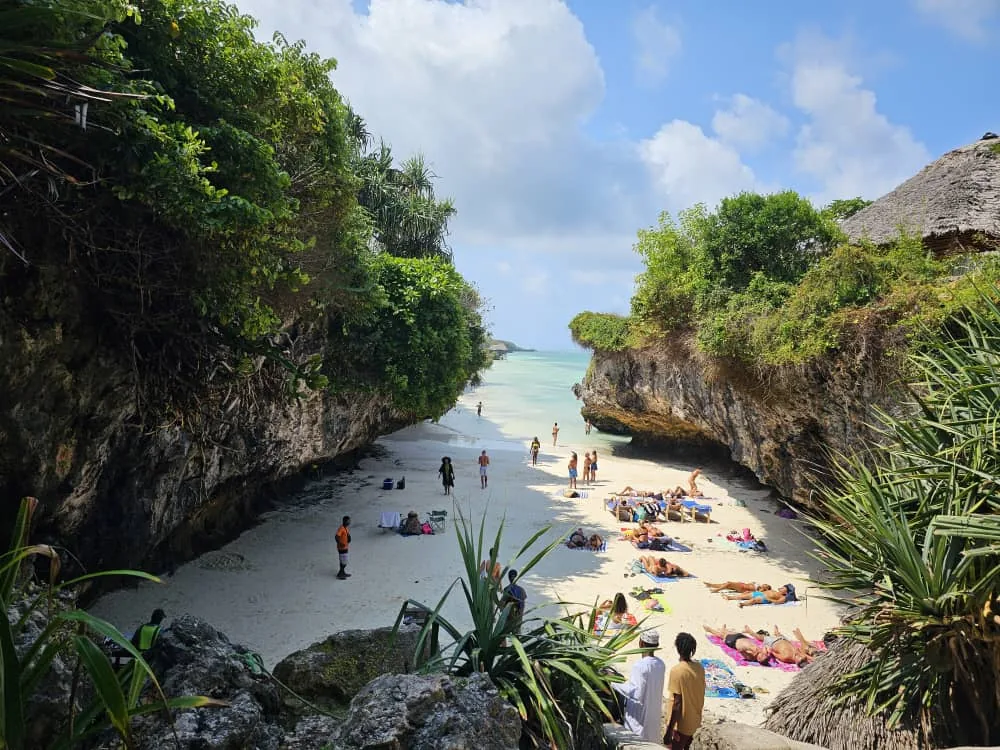 Maalum Cave & Mtende Beach Full-Day Trip