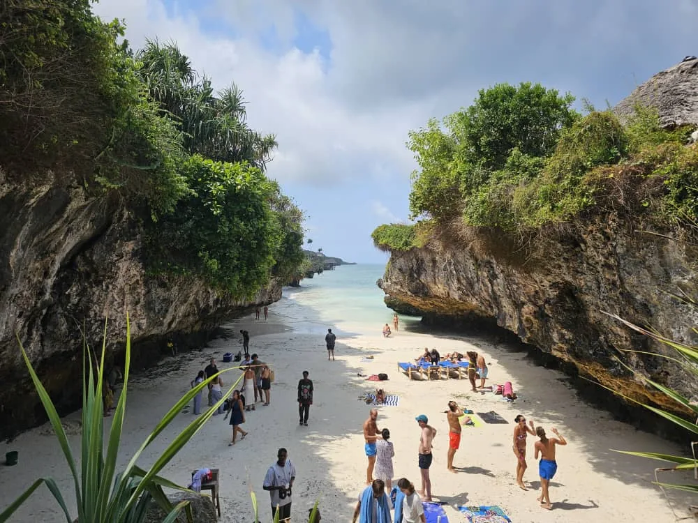 Maalum Cave & Mtende Beach Full-Day Trip