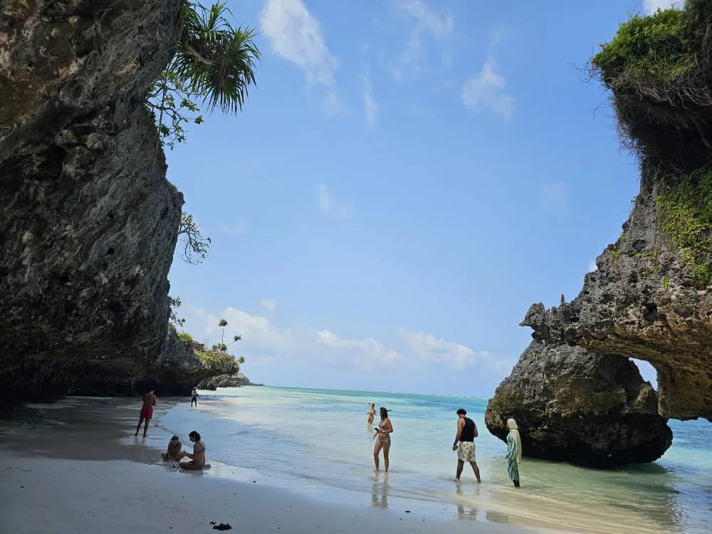 Maalum Cave & Mtende Beach Full-Day Trip