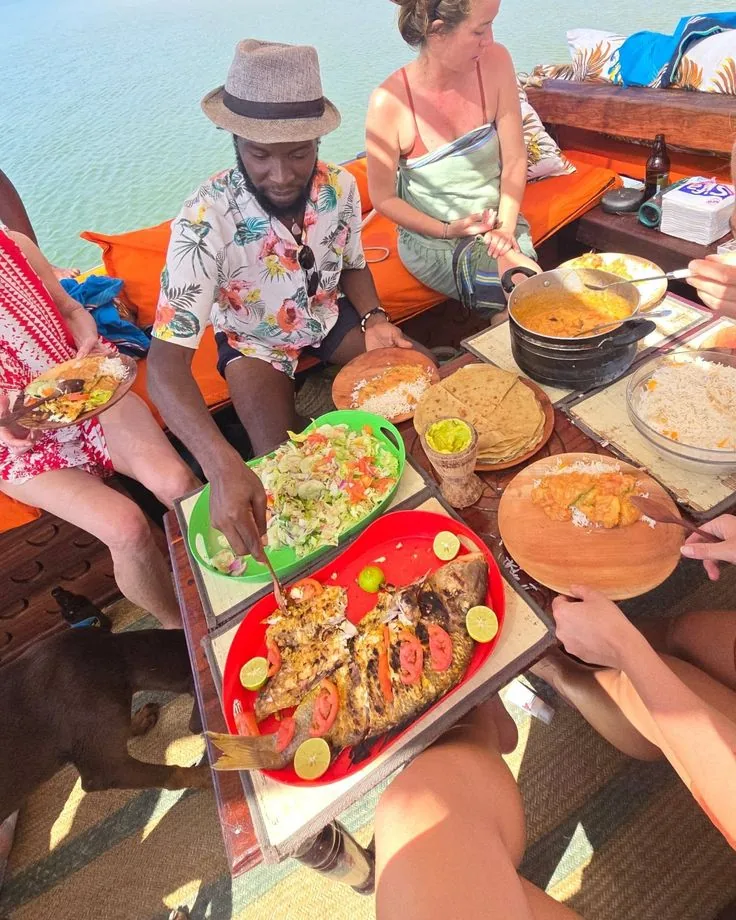 Safari Blue Lunch